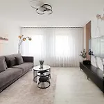 Апартаменты Livation - Hamm-mitte - 2 Zi - Nespresso - Smarttv - Freewifi - Ausgestattete Kueche - 24h Check-in - Bis 4 Pers Pro Хамм